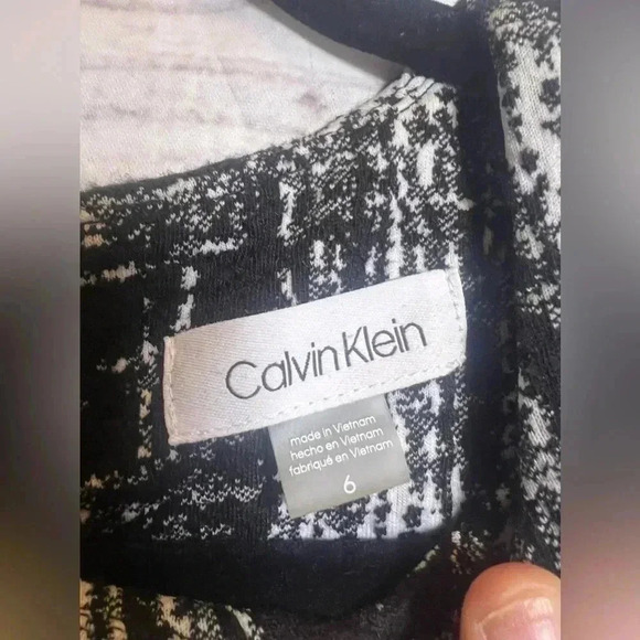 Calvin Klein tweed cap sleeve bodycon dress - Picture 3 of 6